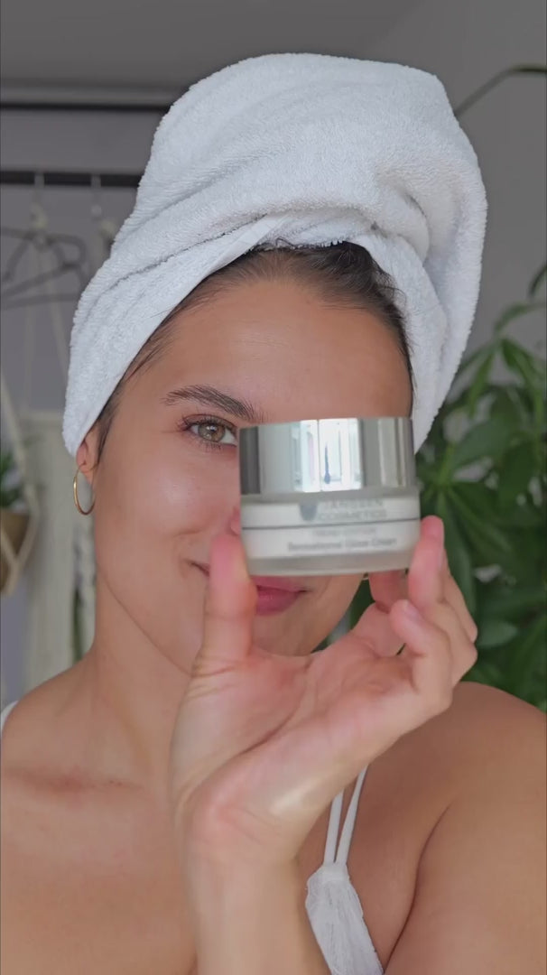 Sensational Glow Cream 50 ml + Magic Glow Serum 30 ml + tin box